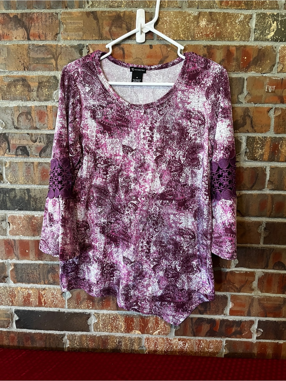 New Directions Women’s asymmetrical top purple & pink Size:M